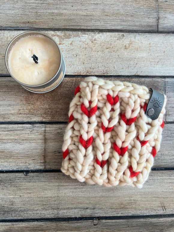 Scrappy Coffee Cozy (Ivory with Ravelry Red Hearts)